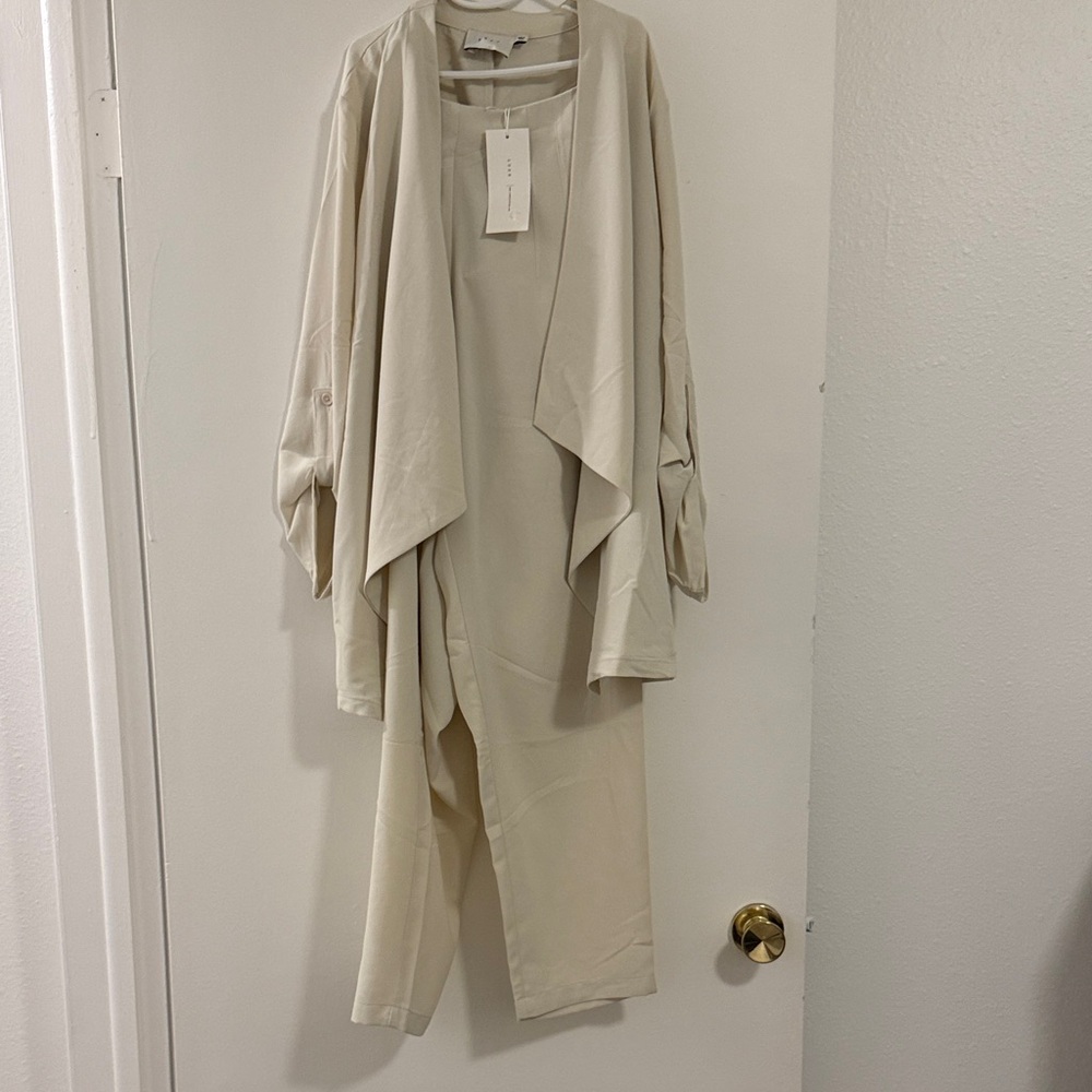 Elegant Cream Lush Women's Jumpsuit